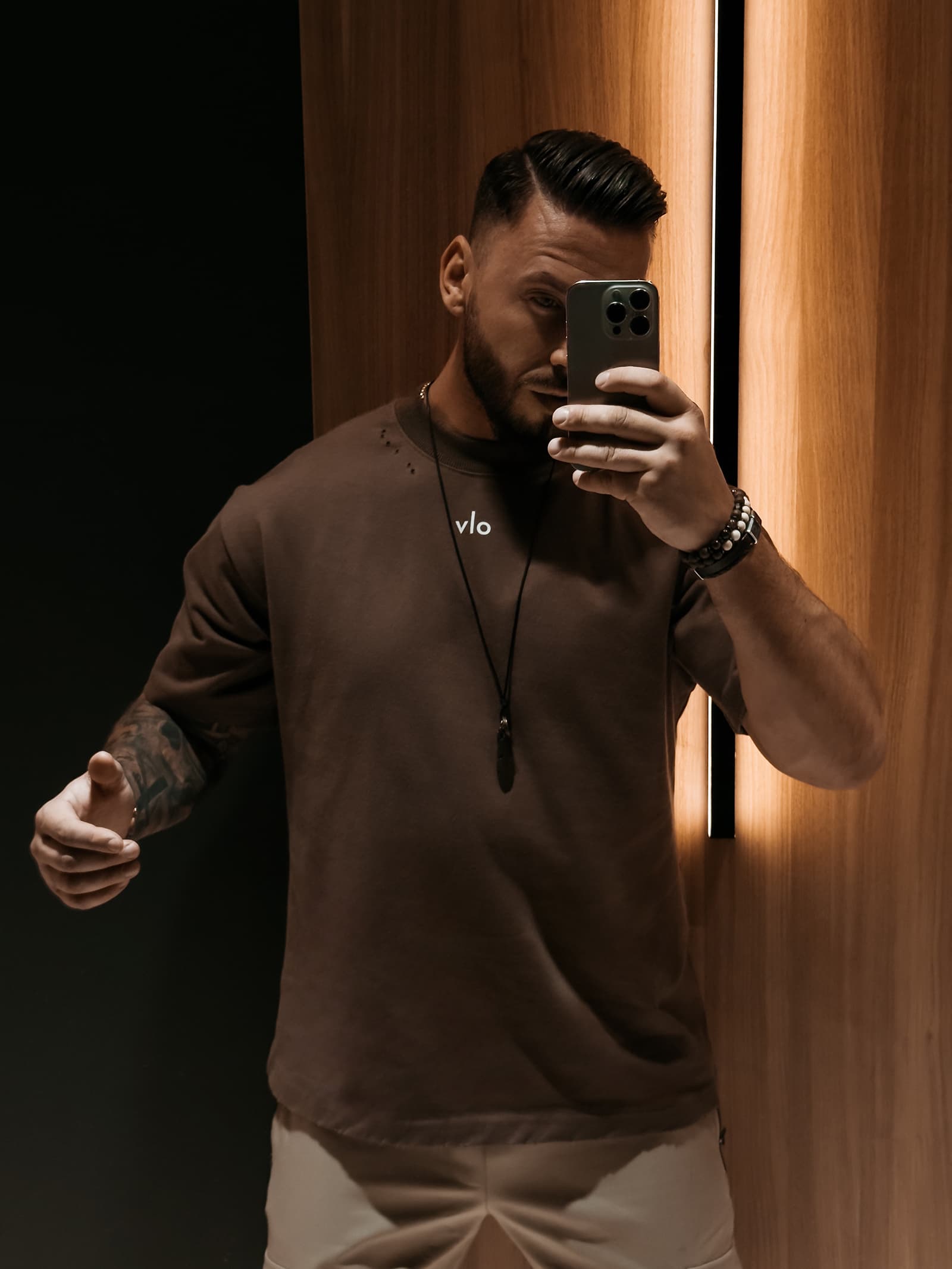 OLAVOGA NOVAVEON — t-shirt męski — brązowy — ujęcie 3